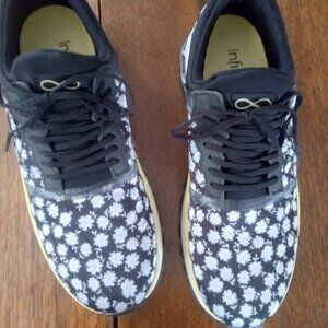 Infinity By Cherokee Women's Sneakers Black w/Flowers Size US 10/EU 42 EUC